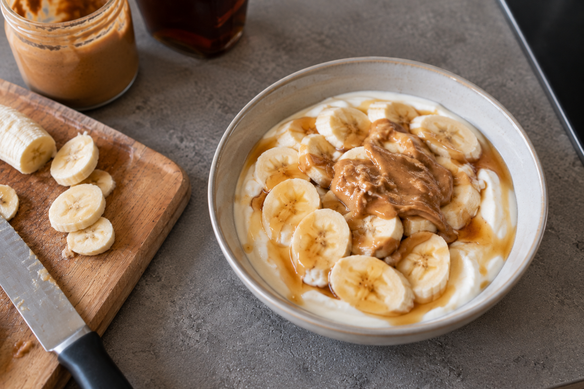 Joghurt mit Erdnussbutter & Banane
